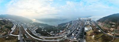 巴东：云雾漫江城 醉美巫峡口