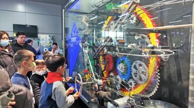 湖北：武汉科技馆里觅新知（客户端采稿）