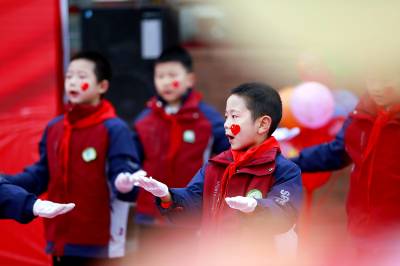 红歌漫校园 师生贺新年