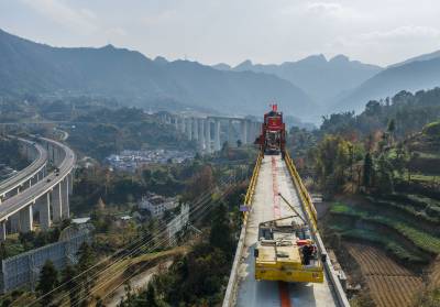 三峡枢纽茅坪港疏港铁路建设加速推进