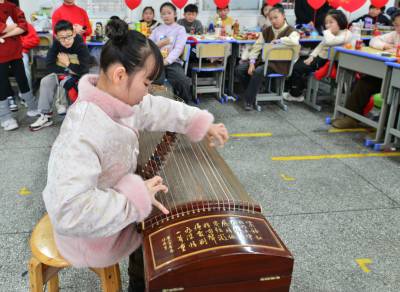 童趣迎新年 联欢庆元旦