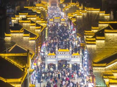 夜游古城 乐享假期