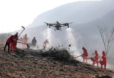 湖北荆门：“空中消防员”织就森林“防火网” 