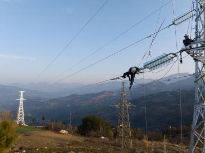 湖北秭归：山区电网建设忙，赋能乡村助发展（客户端采稿）