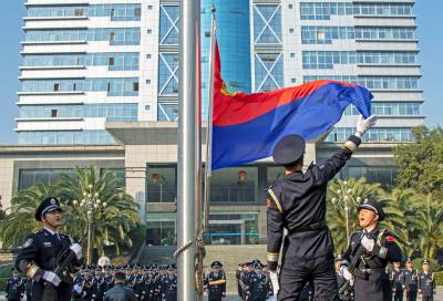 湖北恩施：举行升警旗仪式庆祝中国人民警察节