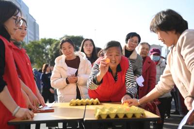 “银龄”运动会居民乐开怀