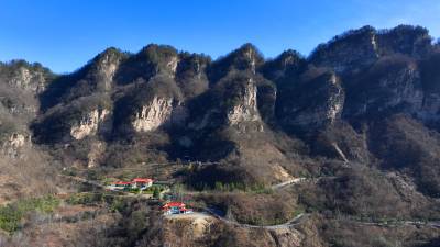 房县：高山公路带火乡村旅游