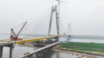 当枝松高速公路松滋河特大桥顺利合龙（客户端采稿）