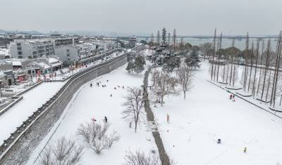 雪落古城 银装素裹