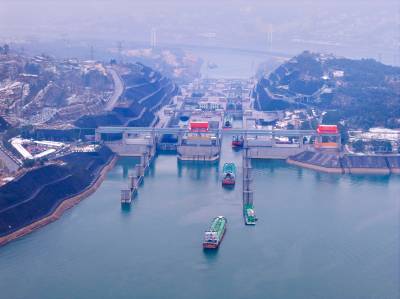 三峡枢纽2025年通过量1.73亿吨 同比增长8.66%