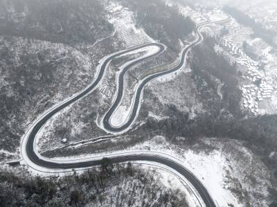 湖北秭归：雪润山乡美如画