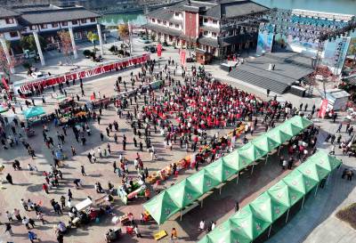 竹山县举办诗词大会为年货展销赋能