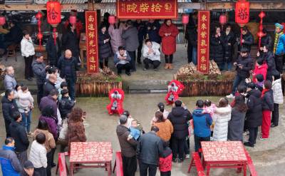 湖北巴东：智能机器狗进乡村（客户端采稿）