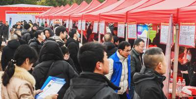 鄂州：春风送岗位 就业惠民生（客户端采稿）