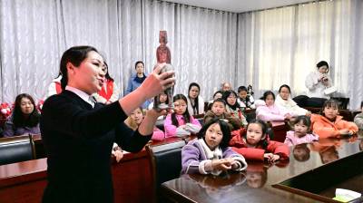 湖北郧阳：博物馆里过小年