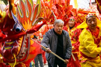 李家班举行龙灯队交接仪式 