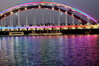 枝江：彩虹星河美如画