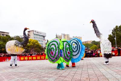 花灯秧歌组团闹新春 