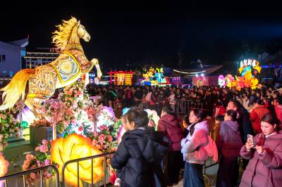 湖北恩施：新春旅游热度不减（客户端采稿）