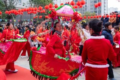 湖北襄阳：欢喜游园闹元宵（客户端采稿）