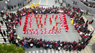 湖北十堰：多彩活动闹元宵