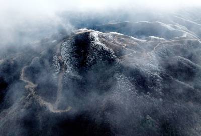 湖北南漳：雾凇扮靓主山寨