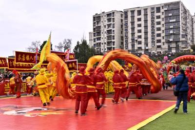 湖北郧阳：非遗花灯闹元宵（客户端采稿）