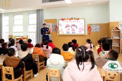 湖北保康：开学第一天 消防第一课