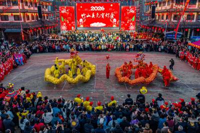 龙腾灯耀闹元宵，非遗展演庆佳节