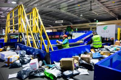 竹山县加紧分捡三八节邮政快递