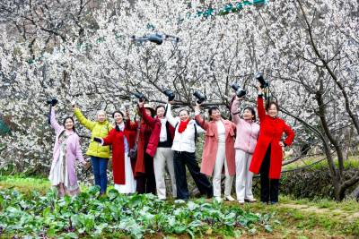 快乐的“三八”节  