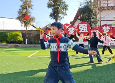 宣恩：乡村学校社团课“齐”乐融融