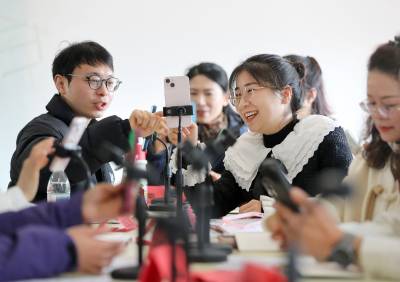 湖北荆门：免费技能培训拓宽群众就业路（客户端采稿）