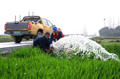 服务送到田埂上 护航春耕不误时（客户端采稿）