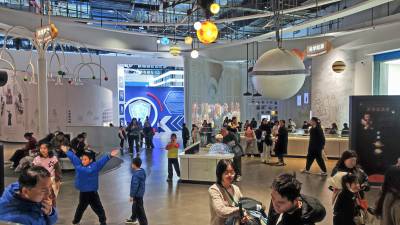 湖北武汉：科技馆里觅新知