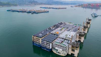 湖北秭归：长江“水上车队”整装待发 枢纽畅通助力经济循环