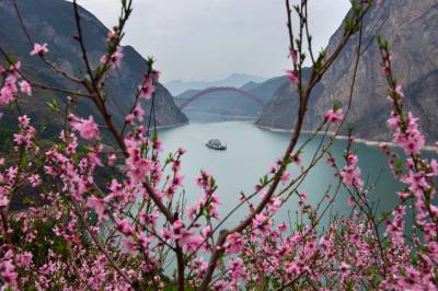 春满三峡