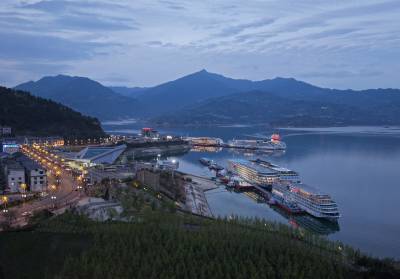 游轮经济热三峡