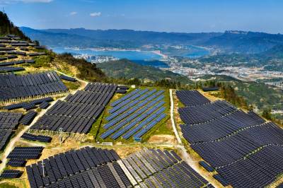 三峡库区的光伏电站