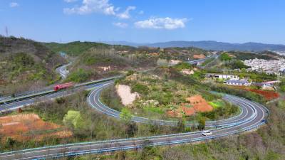 房县：畅通公路 助力城乡共融发展