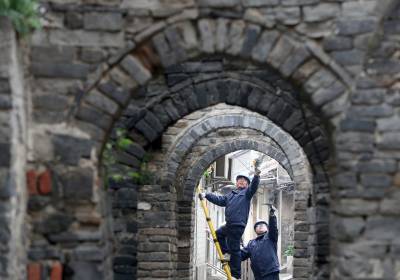 湖北钟祥：古民居“体检”迎雨季