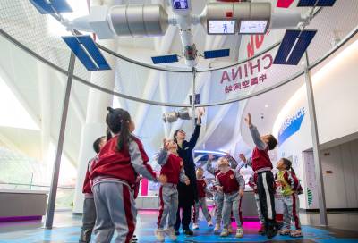 湖北襄阳：航天科普润童心