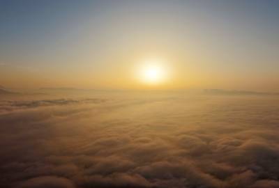 长江三峡现云海景观