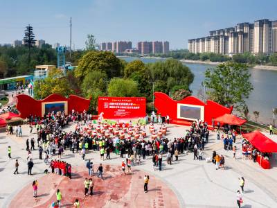 “绿跑中国”首站红安启幕 近3000名跑友用脚步丈量红色热土
