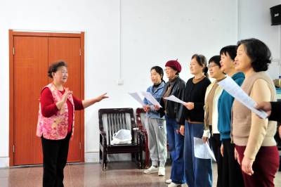 夷陵：公益为民“夕阳红” 银龄舞台绽芳华