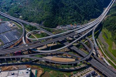 十巫南高速溢水枢纽主体完工（客户端采稿）