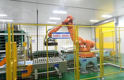 湖北保康：企业生产忙