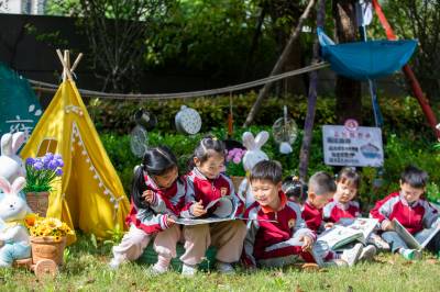湖北襄阳：户外阅读 浸润童心