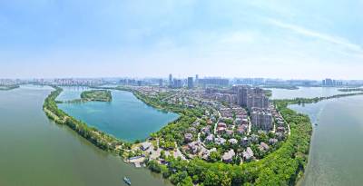 湖北武汉：湿地公园景美如画