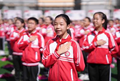 湖北巴东：千人诵读经典（客户端采稿）